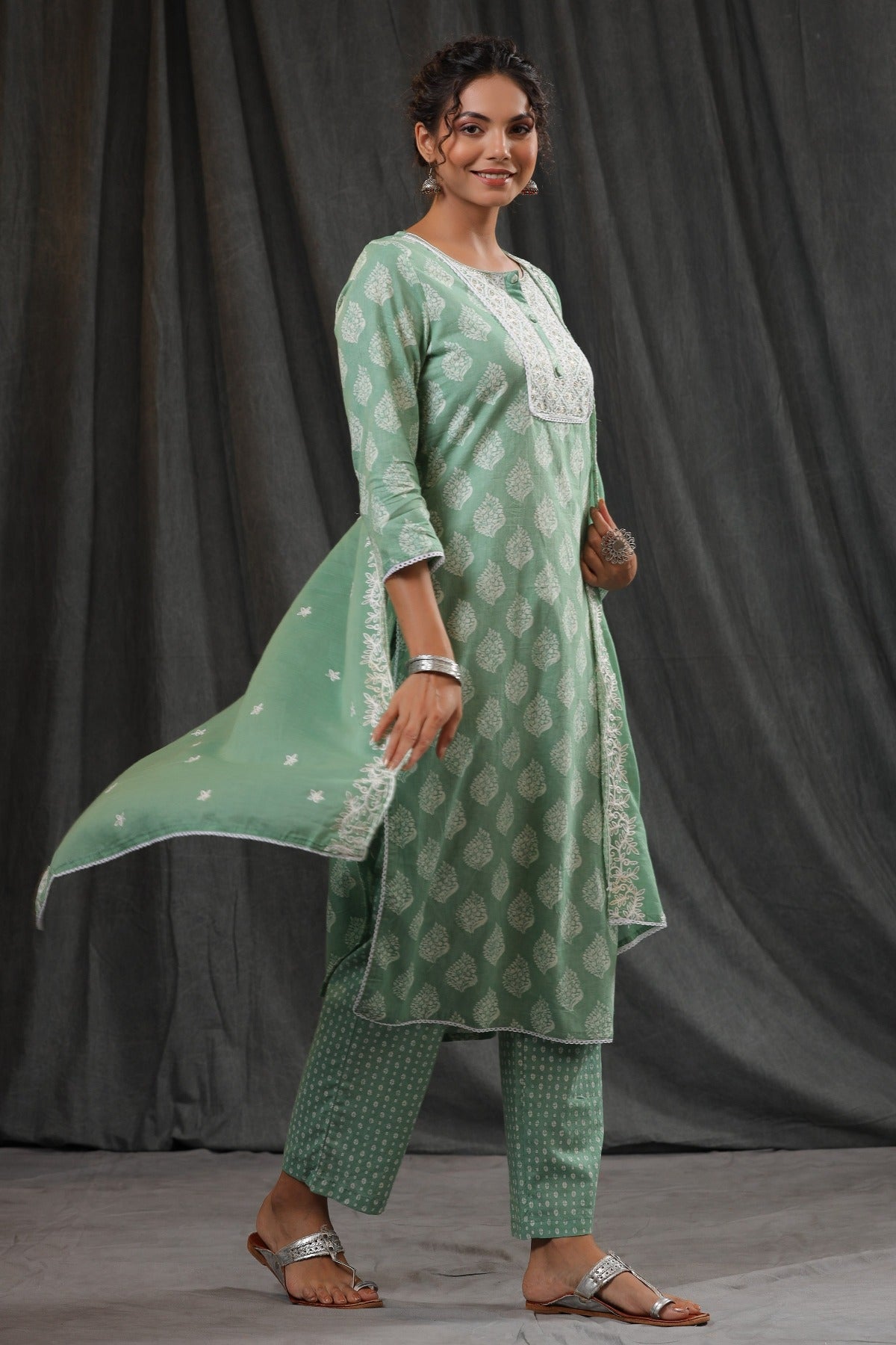 Leaf Green Cotton Kurta Dupatta pant Set side
