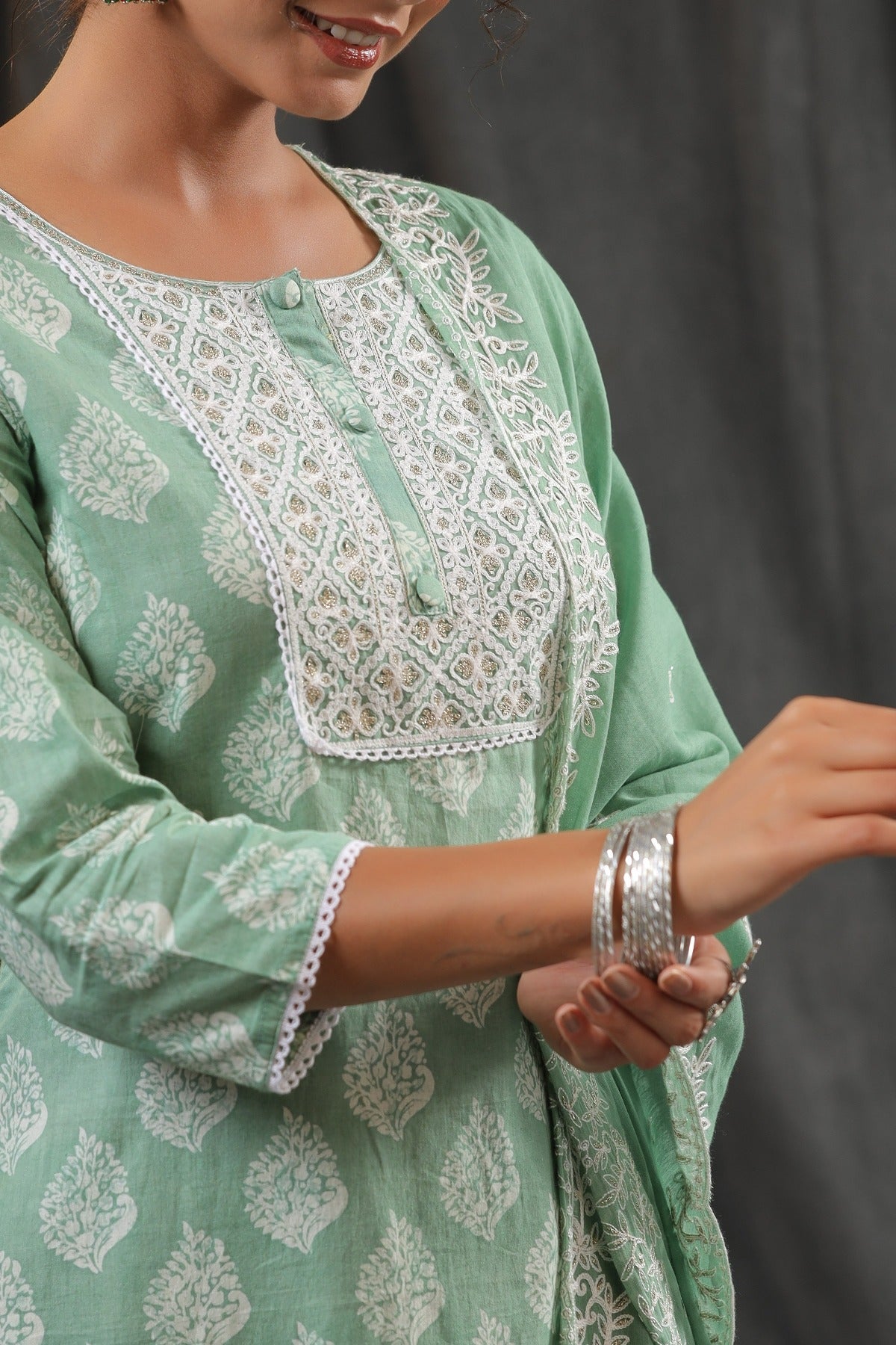 Leaf Green Cotton Kurta Dupatta pant Set closeup