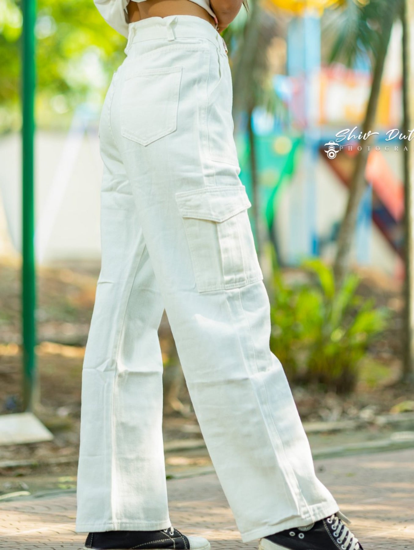 White cargo ladies jeans side look